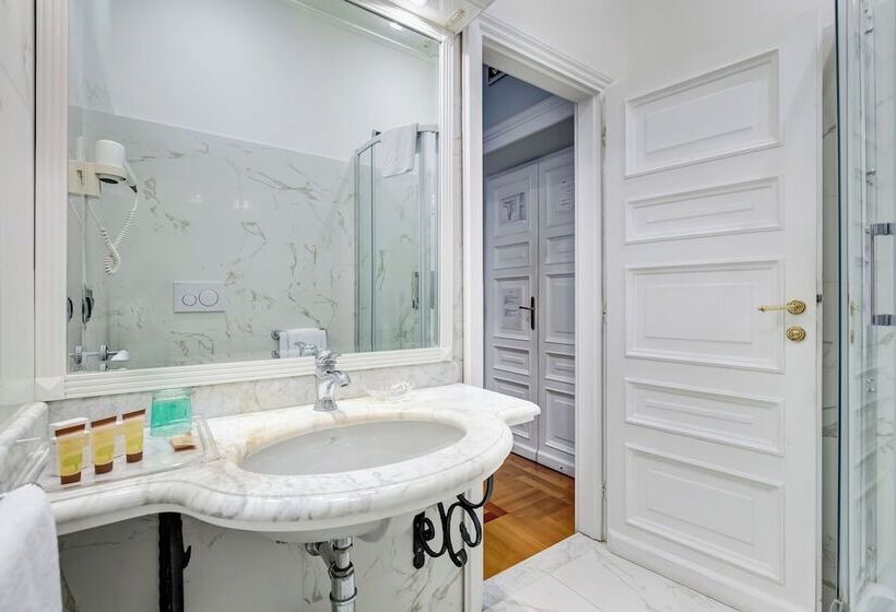 اتاق استاندارد سه نفره, Cellini