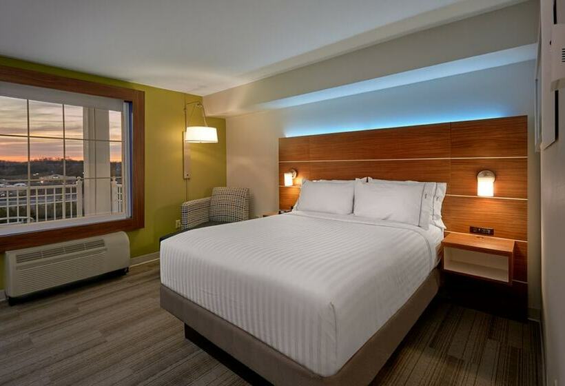 带2个双人床的标准工作室, Holiday Inn Express And Suites Pigeon Forge Sevierville By Ihg