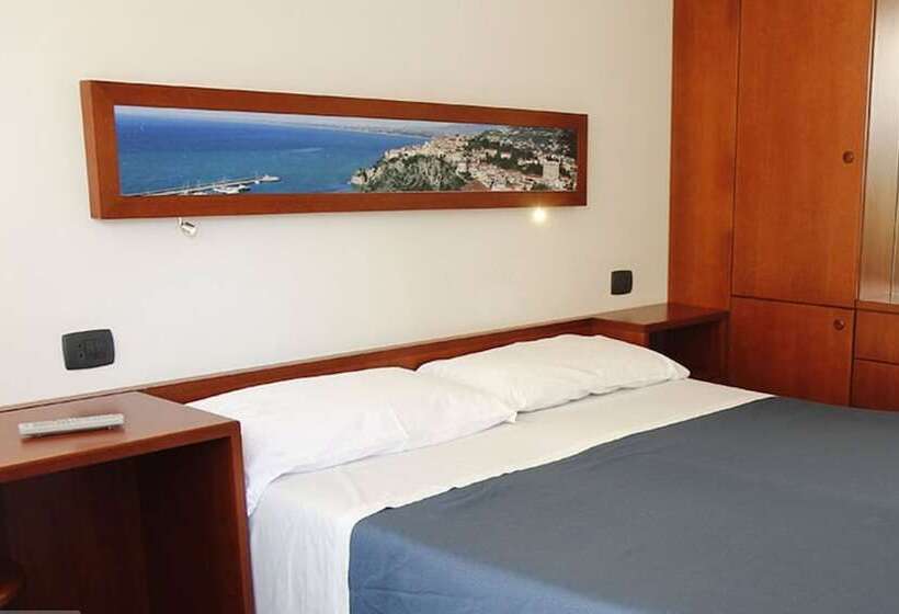 غرفة قياسية, La Darsena