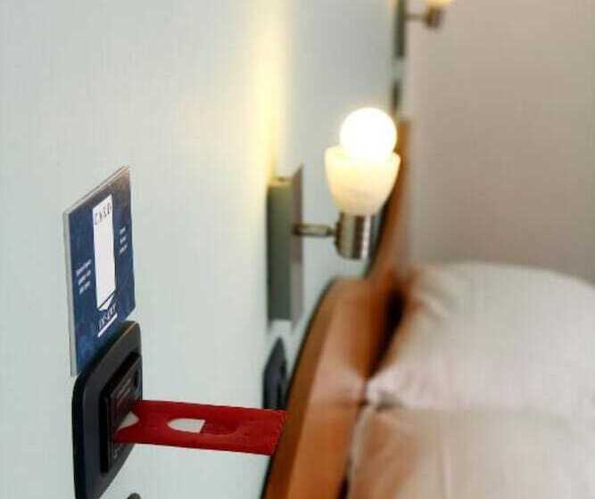 غرفة قياسية مطلّة علي البحر مزوَّدة بشُرفة, La Darsena