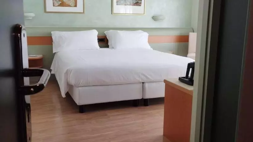 バルコニー付きスタンダードルーム, Best Western Hotel Leonardo Da Vinci