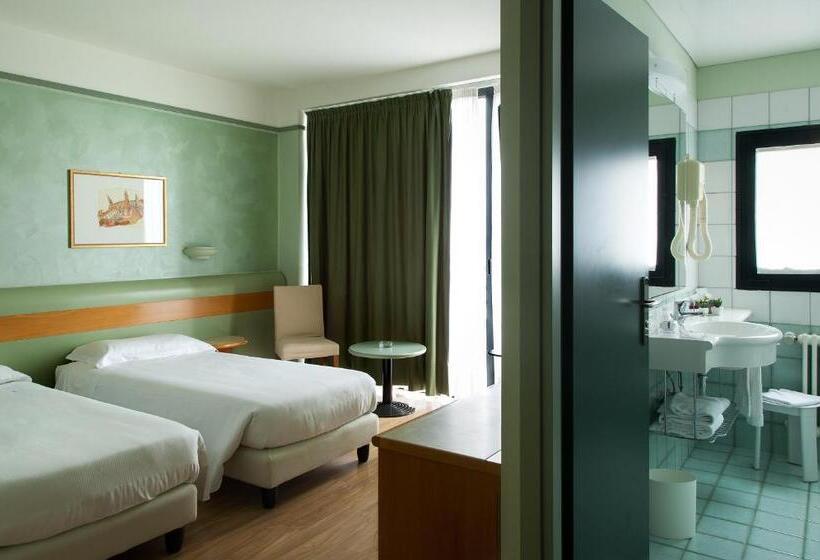 غرفة قياسية مزوَّدة بشُرفة, Best Western Hotel Leonardo Da Vinci