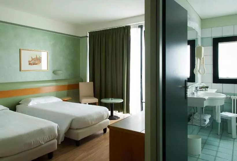 バルコニー付きスタンダードルーム, Best Western Hotel Leonardo Da Vinci