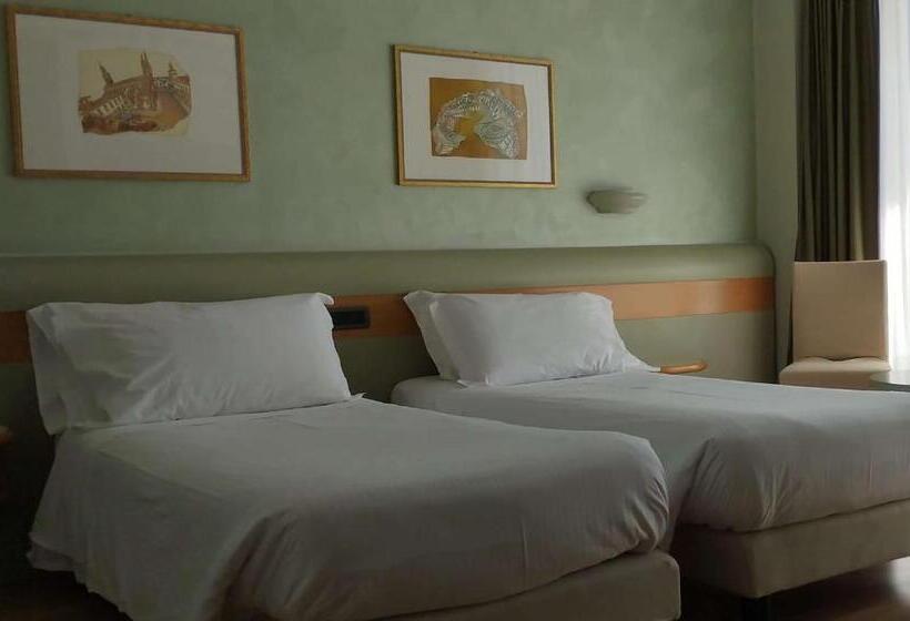 غرفة قياسية مزوَّدة بشُرفة, Best Western Hotel Leonardo Da Vinci