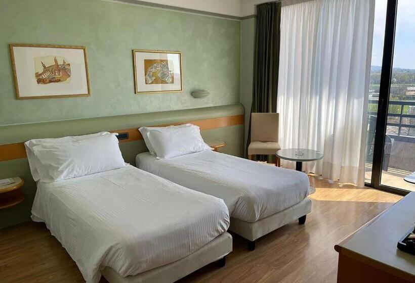 غرفة قياسية مزوَّدة بشُرفة, Best Western Hotel Leonardo Da Vinci