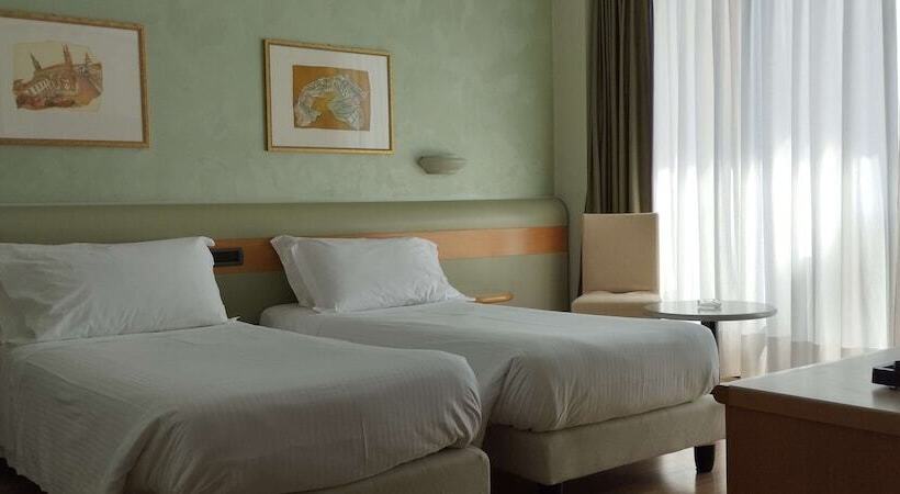Номер Стандарт с Балконом, Best Western Hotel Leonardo Da Vinci