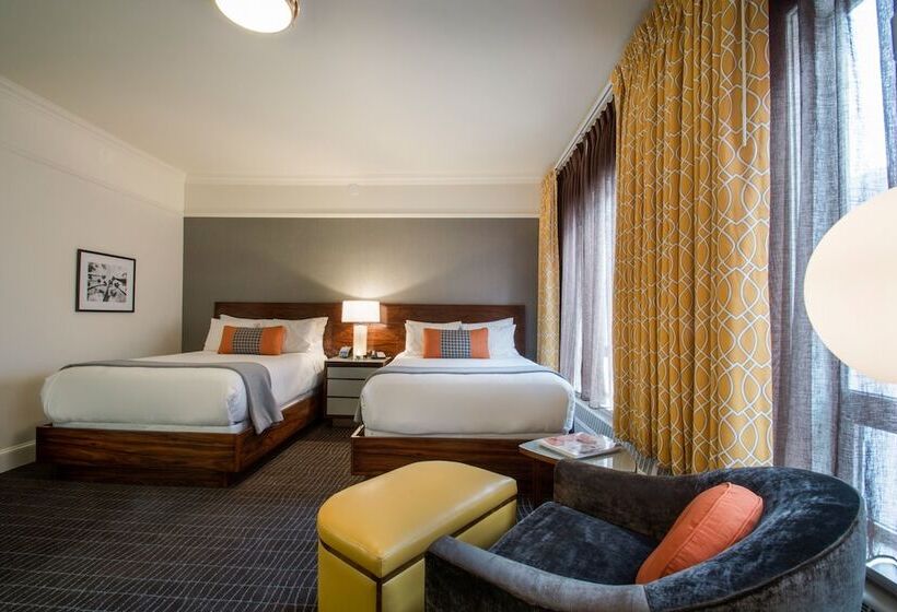 חדר דלוקס, Lucia