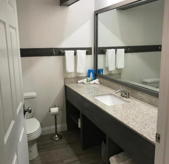 Номер Deluxe, Pensacola