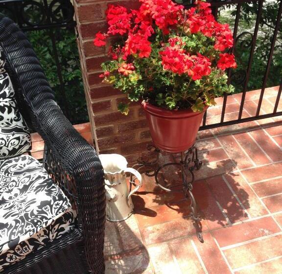 غرفة قياسية مزوَّدة بشُرفة, Pettigru Place Bed & Breakfast