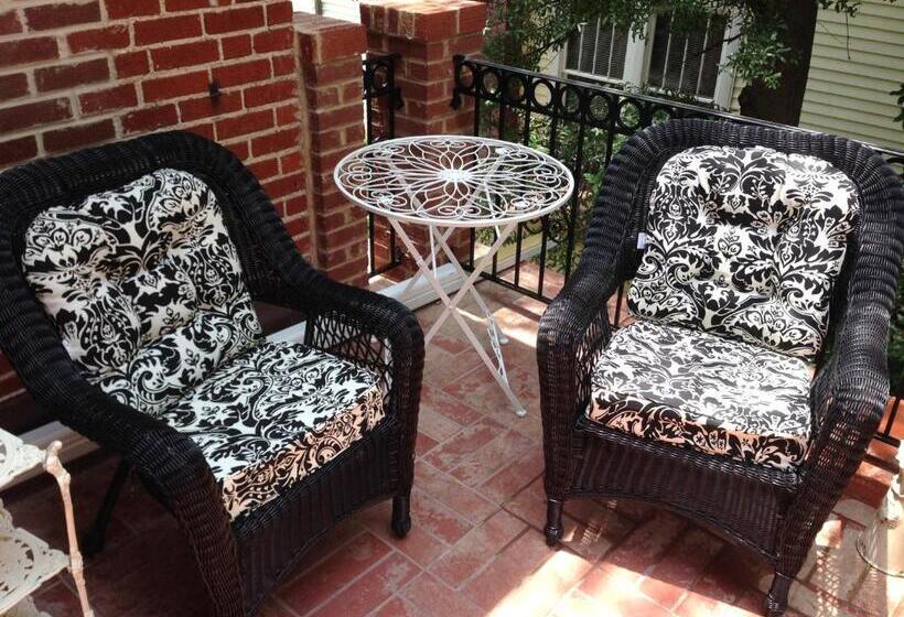 غرفة قياسية مزوَّدة بشُرفة, Pettigru Place Bed & Breakfast