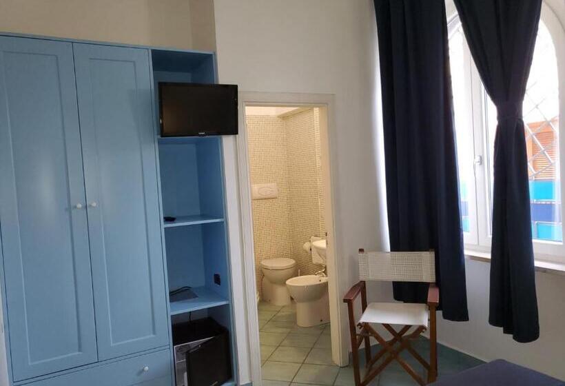 غرفة أساسية, La Darsena