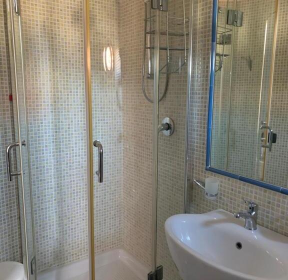 غرفة كلاسيكية ثلاثية, La Darsena