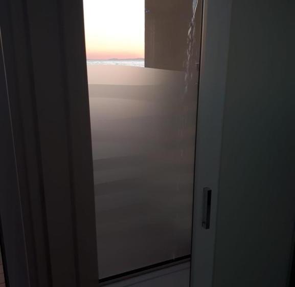 غرفة قياسية ثلاثية مزودة بتراس, La Darsena