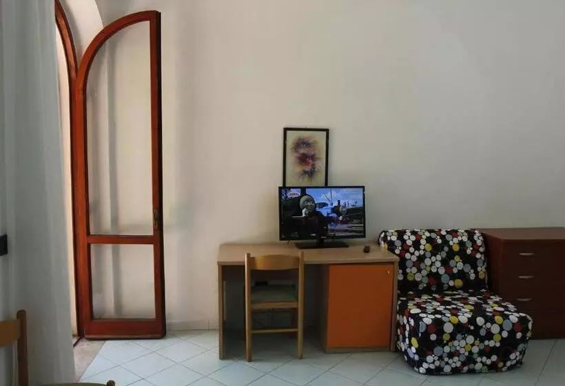 スタンダード４人部屋, La Darsena