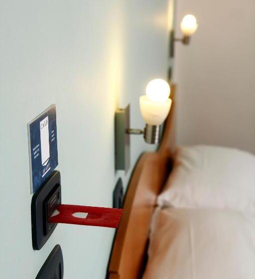 غرفة قياسية رباعية, La Darsena