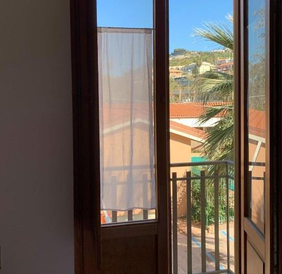 غرفة قياسية, La Darsena