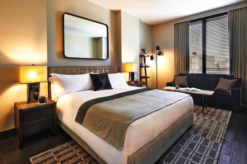 带大床的豪华间, The Manner