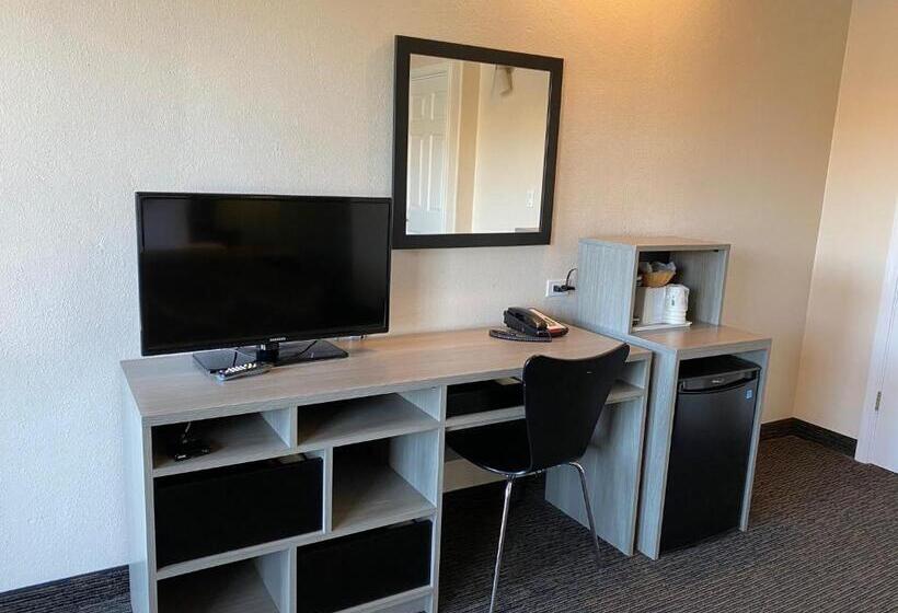 غرفة قياسية سرير كينج, Super 8 By Wyndham Monterey