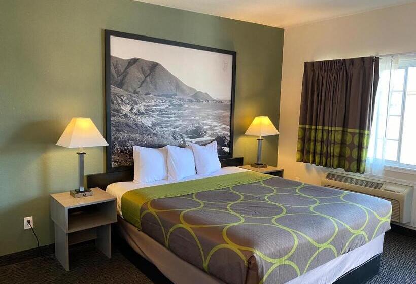 غرفة قياسية سرير كينج, Super 8 By Wyndham Monterey