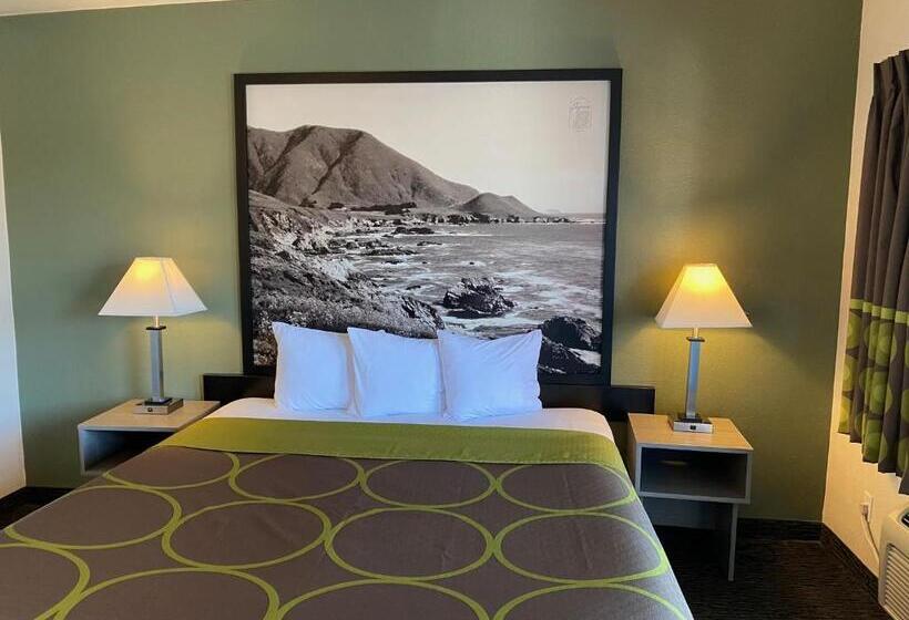 חדר סטנדרט עם מיטת קינג, Super 8 By Wyndham Monterey