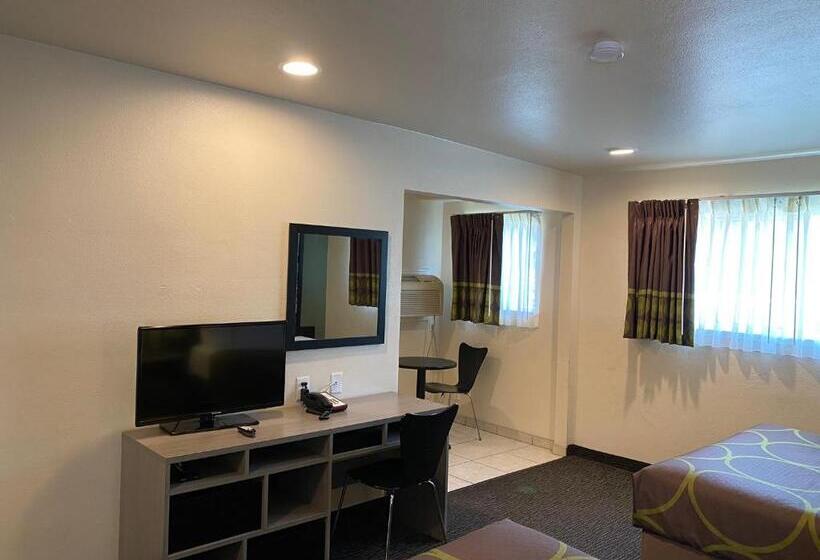 חדר סטנדרט, Super 8 By Wyndham Monterey