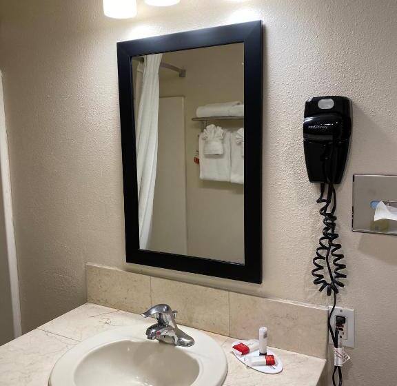 غرفة ديلوكس, Super 8 By Wyndham Monterey