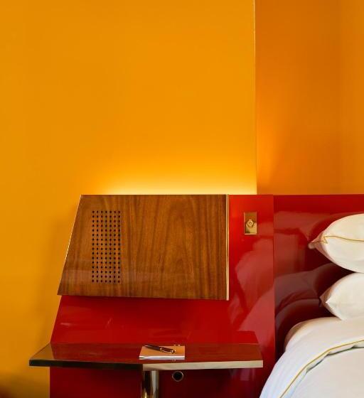 带大床的套房, The Manner