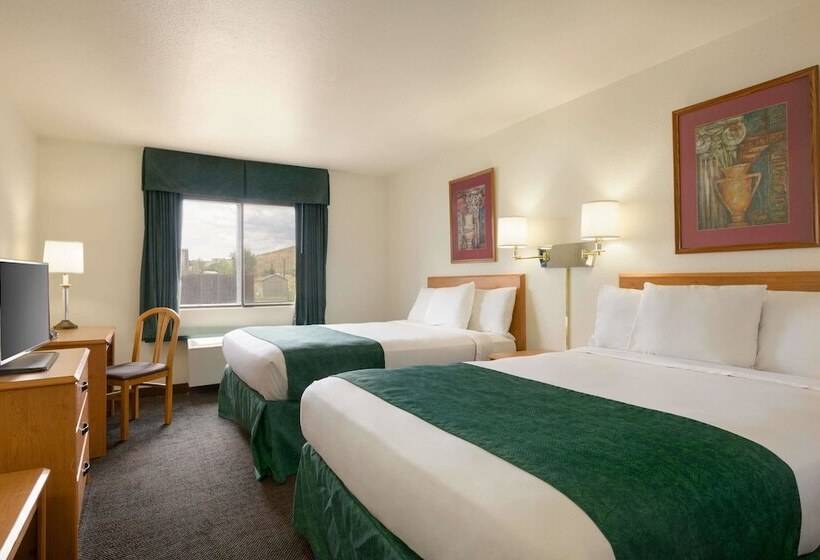 غرفه قياسيه سريرين مزدوجين, Travelodge By Wyndham Alpine