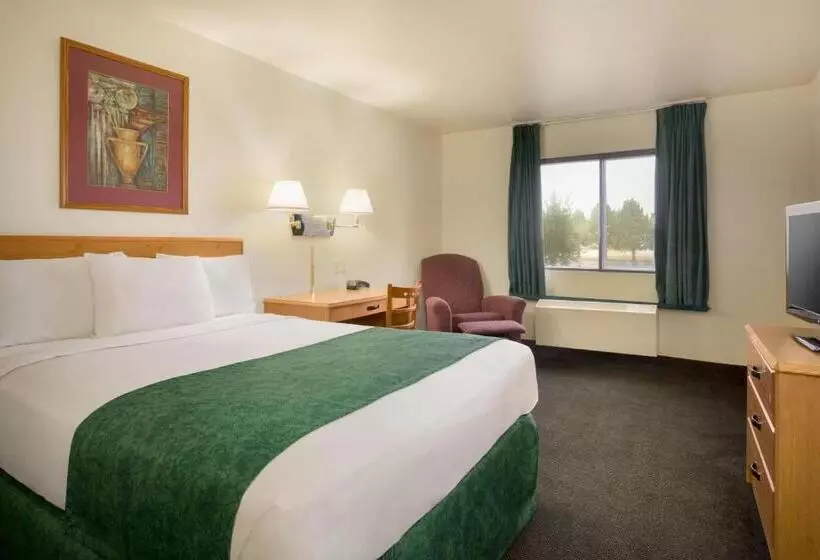 اتاق استاندارد با تخت بزرگ, Travelodge By Wyndham Alpine