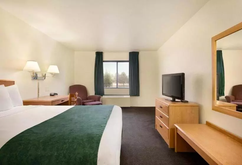 اتاق استاندارد با تخت بزرگ برای معلولان, Travelodge By Wyndham Alpine