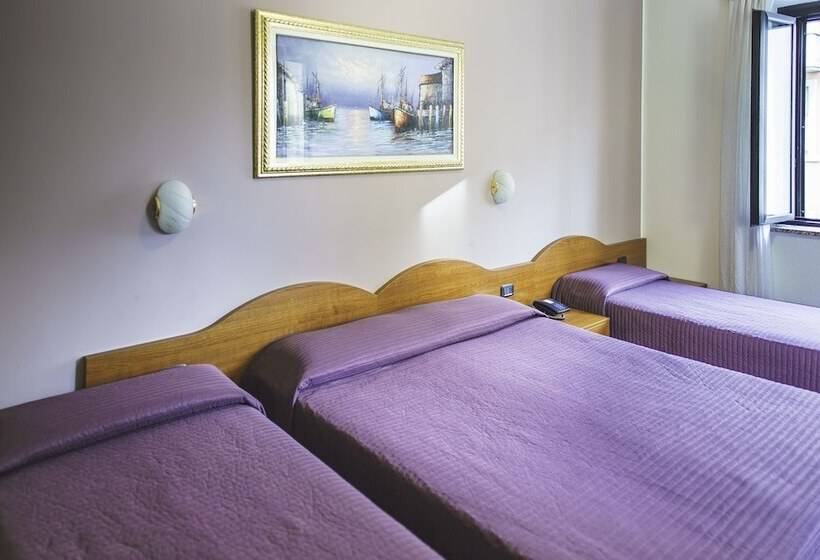 اتاق استاندارد چهار تخته, Venini