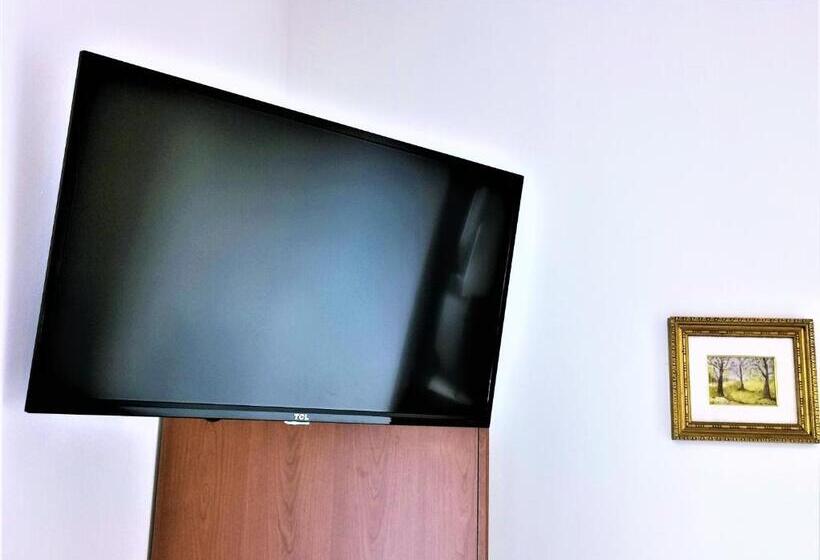 اتاق استاندارد سه نفره, Venini