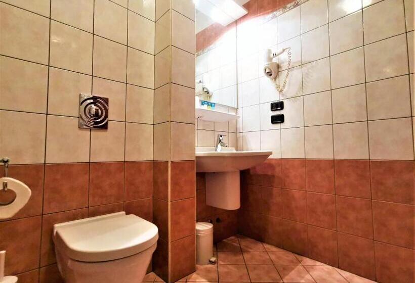 اتاق استاندارد چهار تخته, Venini