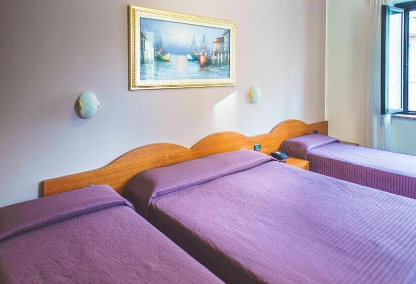 اتاق استاندارد چهار تخته, Venini