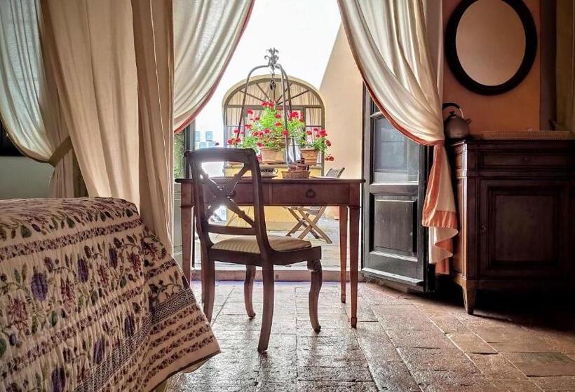 جناح جونيور, Villa Il Poggiale Dimora Storica