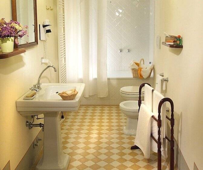 جناح, Villa Il Poggiale Dimora Storica