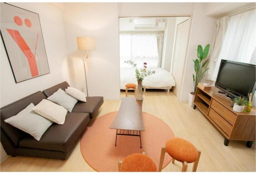 חדר משפחתי, Sapporo Hills