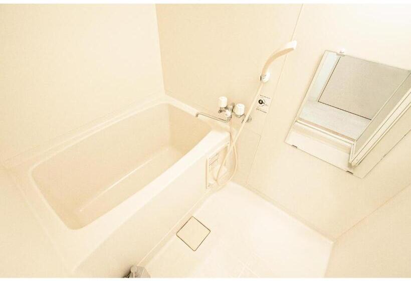 חדר משפחתי, Sapporo Hills