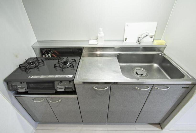 חדר משפחתי, Sapporo Hills