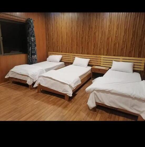 デラックストリプルルーム, Indus View Hotel Skardu