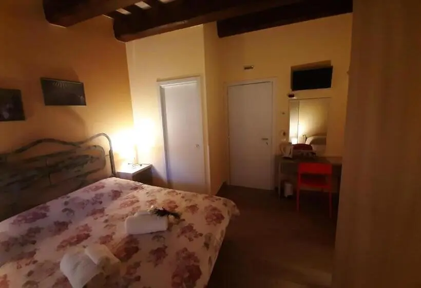 Classic Kolmen Hengen Huone, Affittacamere Il Tiro A Segno
