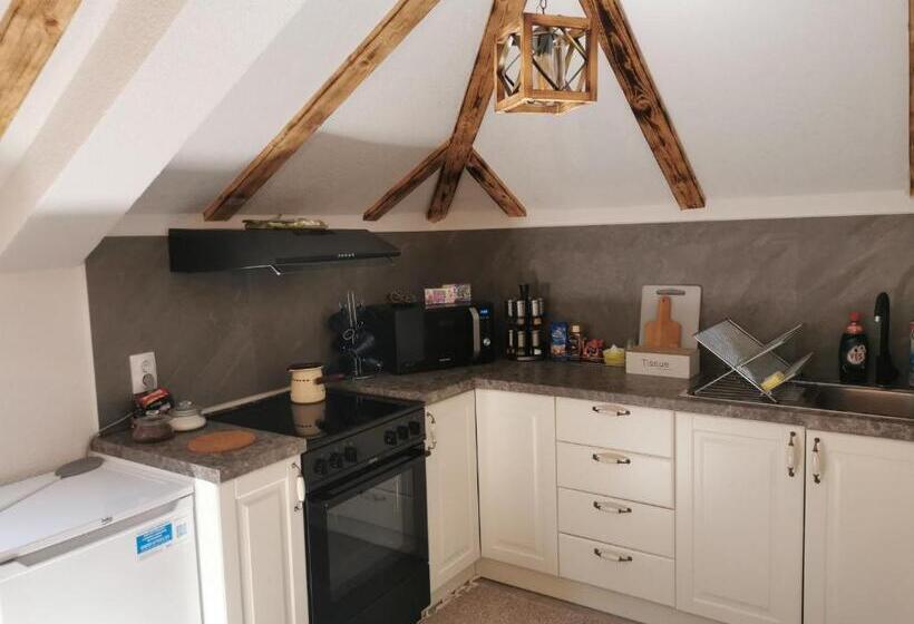 اتاق استاندارد سه نفره, Kuca Za Odmor Zelena Oaza