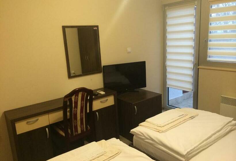 اتاق استاندارد با چشم‌انداز کوهستان, Prenociste Gazela