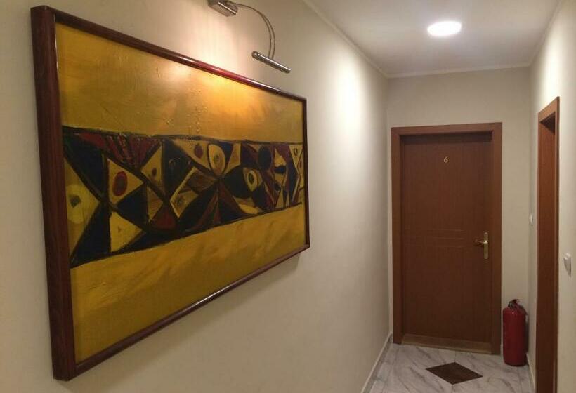 اتاق استاندارد با چشم‌انداز کوهستان, Prenociste Gazela