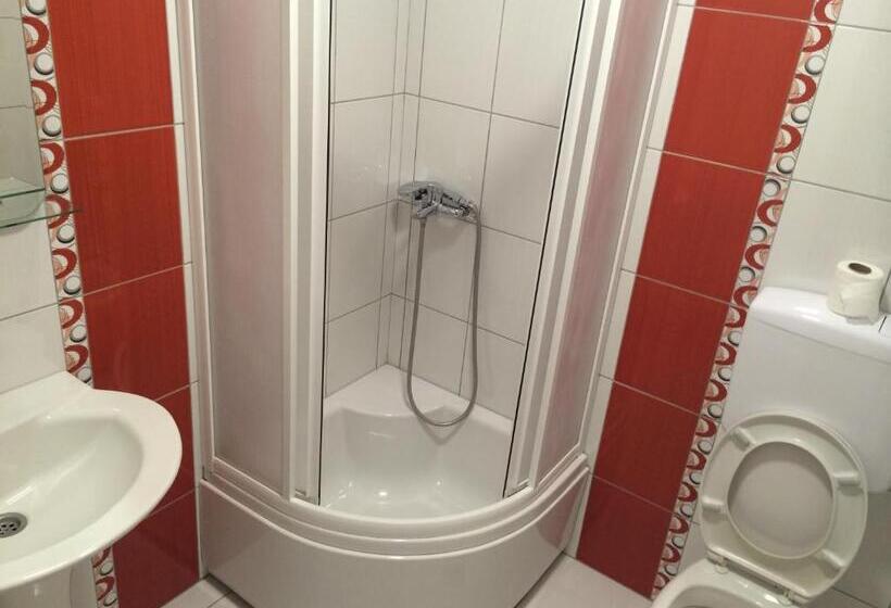 سوییت با چشم‌انداز کوه, Prenociste Gazela