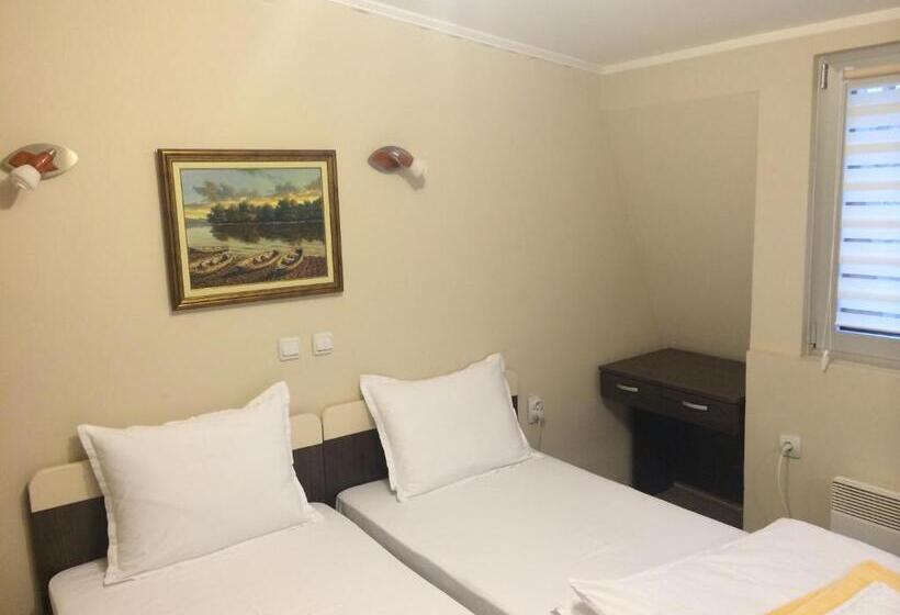 سوییت با چشم‌انداز کوه, Prenociste Gazela