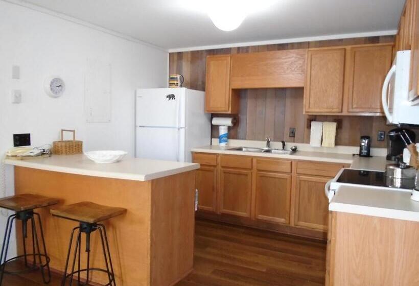 شقة 3 غرف, Cedar Village Condominiums