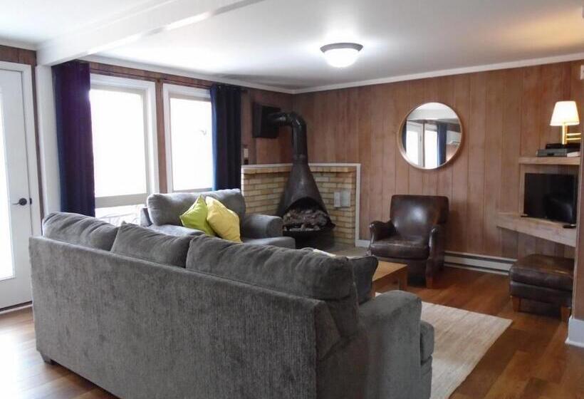 شقة 3 غرف, Cedar Village Condominiums