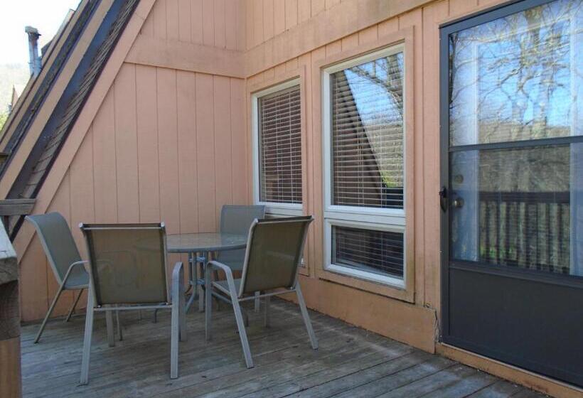 شقة 3 غرف, Cedar Village Condominiums