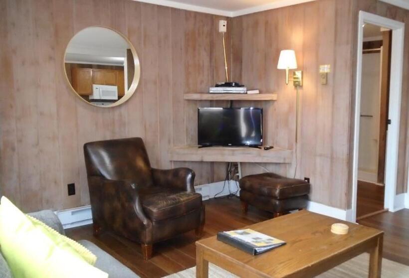 شقة 3 غرف, Cedar Village Condominiums